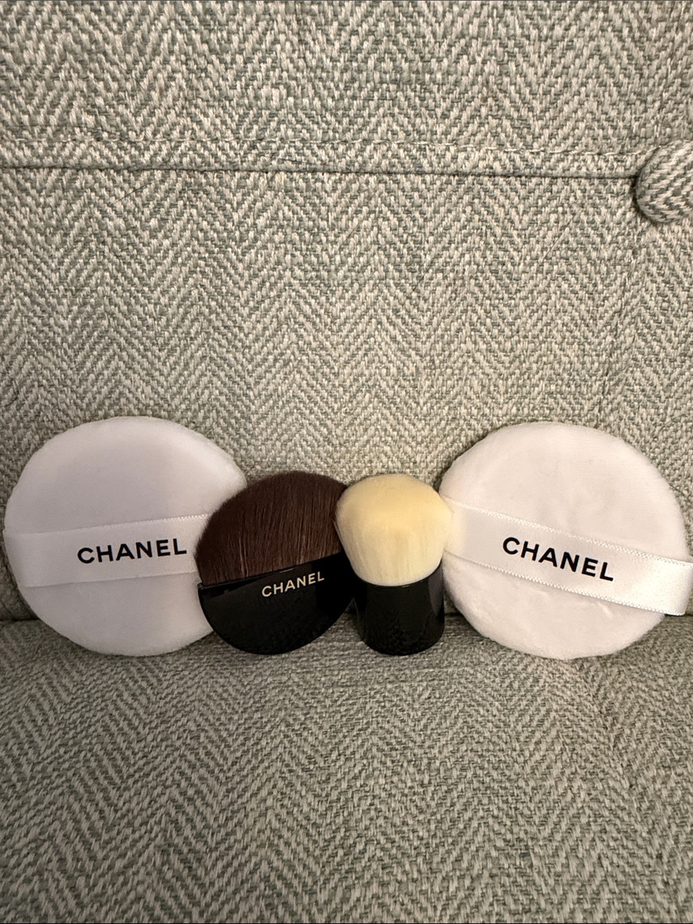 CHANEL Black Handle Kabuki Brush with White Bristles & White Powder Puffs
